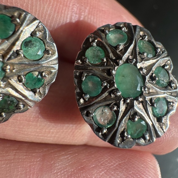Natural emerald and ( Sterling silver?) earrings - Picture 14 of 16